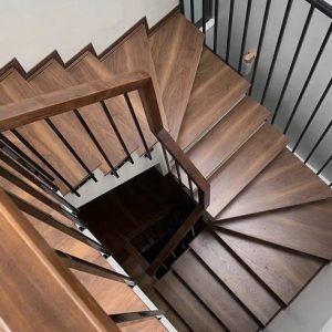 Sàn gỗ cầu thang CT10