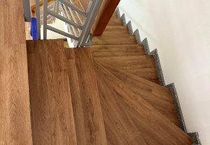 Sàn gỗ cầu thang CT13