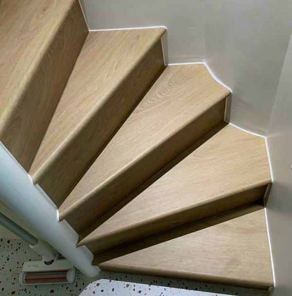 Sàn gỗ cầu thang CT15