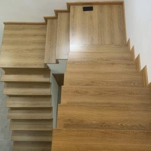Sàn gỗ cầu thang CT7