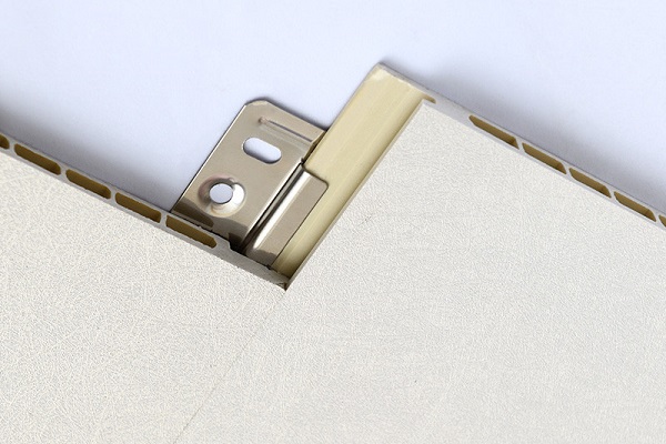 Mẫu chốt cài inox sử dụng trong thi công tấm nhựa ốp tường