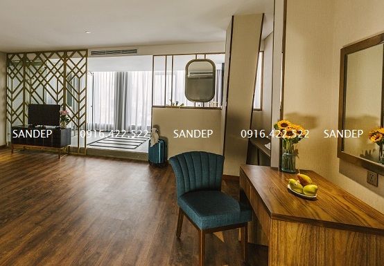 Hoàn thiện sàn gỗ làm không gian sang trọng hơn