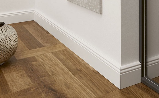 Len chân tường nhựa màu trắng