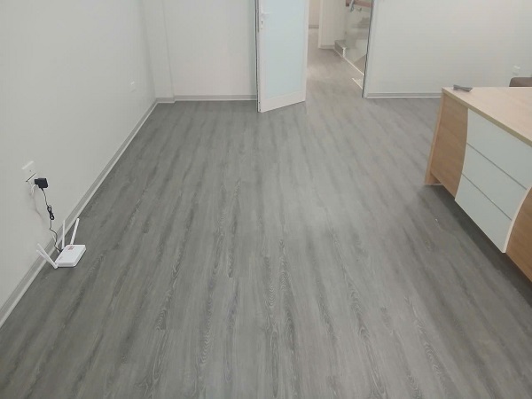 Thi công sàn nhựa văn phòng quận Châu Giấy