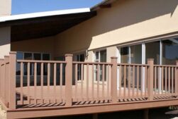 Lan can gỗ ngoài trời