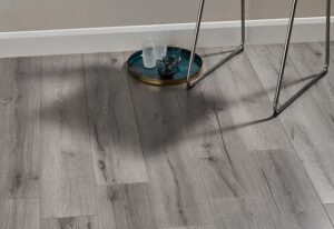 Sàn gỗ công nghiệp có bị phai màu không?