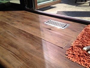 Nguyên nhân và cách khắc phục sàn gỗ bị nấm mốc