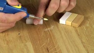 Mẹo sửa các vết trầy xước và lõm trên sàn gỗ tự nhiên