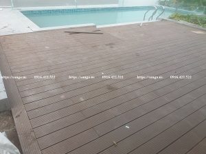 Sàn gỗ bể bơi ngoài trời