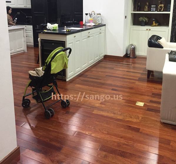 Sàn gỗ giáng hương Lào lát chung cư