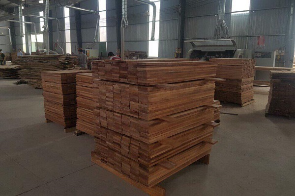 Nhà máy sản xuất sàn gỗ Căm xe