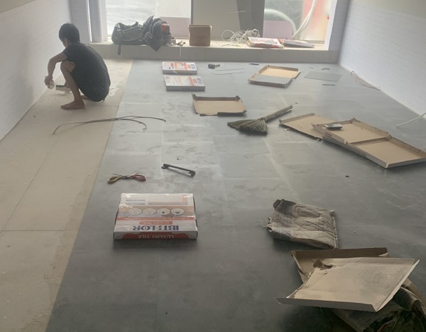 làm sàn nhựa dán keo