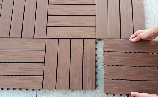 lắp đặt vỉ gỗ nhựa