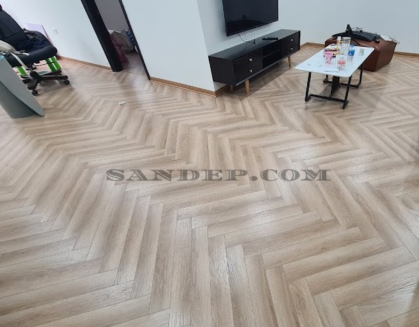 Thi công sàn gỗ xương cá căn hộ chung cư