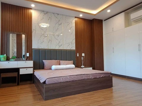 Ốp tường nhựa phòng ngủ cao cấp
