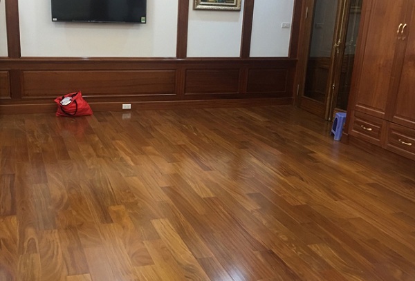 Sàn gỗ lim lát nhà riêng