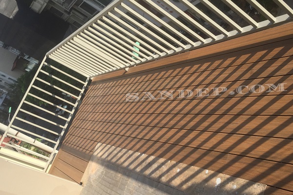 sàn gỗ nhựa 2 lớp lát sàn ban công
