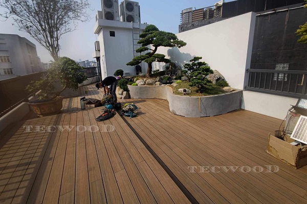 Thi công sàn gỗ ngoài trời Bệnh viện đa khoa Quốc Tế Hồng Ngọc
