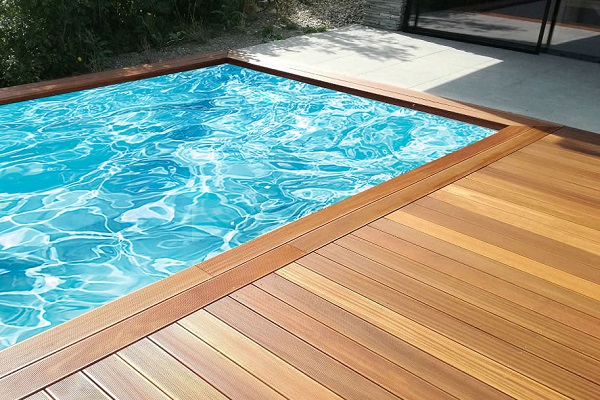Sàn bể bơi là từ gỗ Teak thermo wood