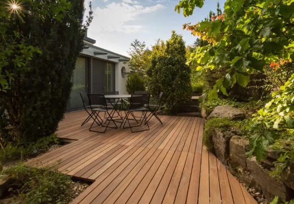 sàn gỗ teak ngoài trời sân vườn