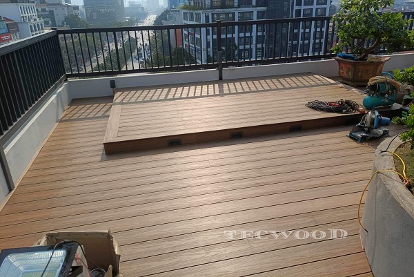 Thi công sàn gỗ ngoài trời Bệnh viện đa khoa Quốc Tế Hồng Ngọc
