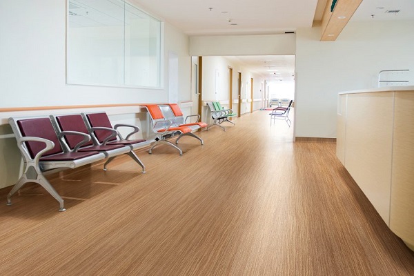 Sàn nhựa bệnh viên -Vệ sinh tối ưu – Bảo vệ sức khỏe cộng đồng