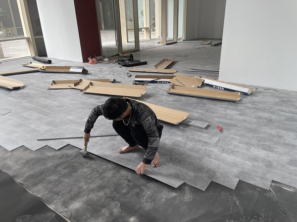 sàn nhựa hèm khóa giá rẻ đẹp