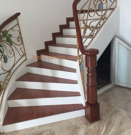 mặt bậc cầu thang gỗ