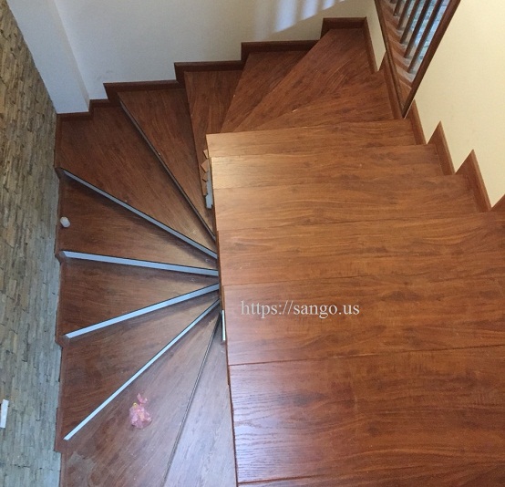 mặt bậc gỗ cầu thang gỗ công nghiệp