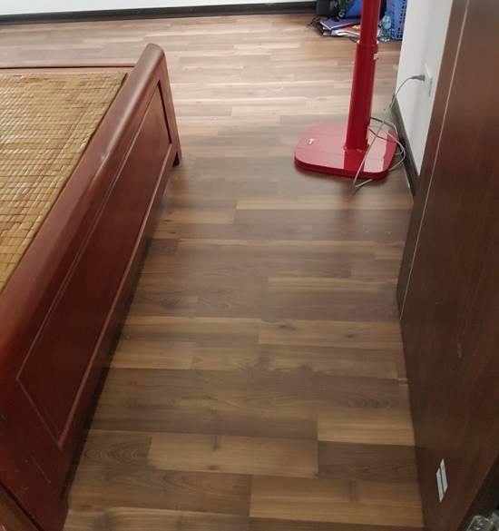 lắp đặt sàn gỗ robina