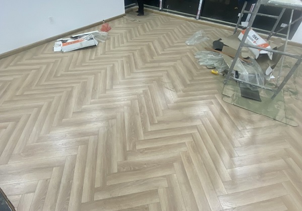 sàn gỗ xương cá Teka A01
