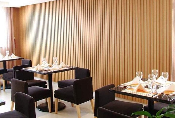Ốp tường lam sóng nhà hàng