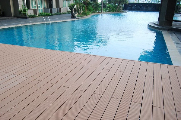 Sàn gỗ nhựa bể bơi ngoài trời khu chung cư