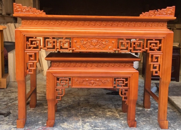 bàn thờ gỗ thông