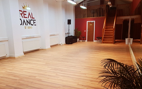 lát sàn gỗ phòng tập nhảy