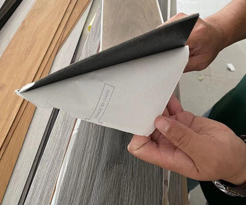 mẫu sàn nhựa tự dán giá rẻ