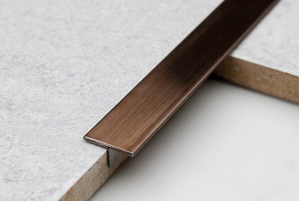 nẹp inox T trang trí sàn gỗ
