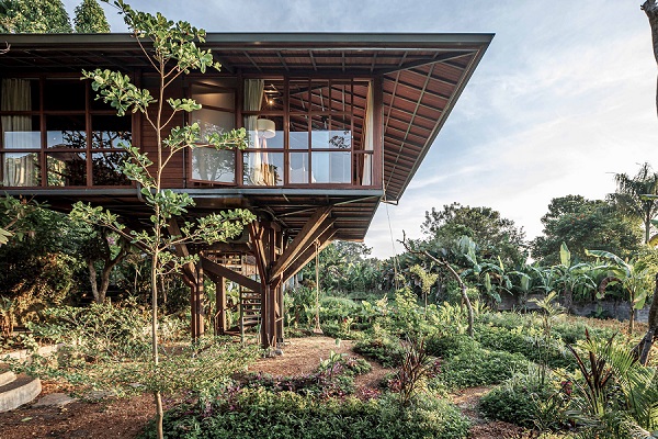 nhà sàn gỗ hiện đại