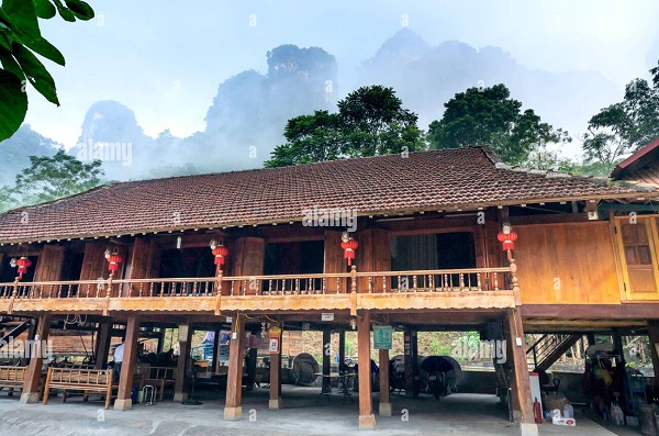 nhà sàn gỗ homestay