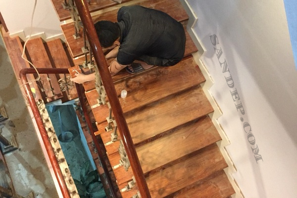 ốp mặt bậc cầu thang gỗ công nghiệp
