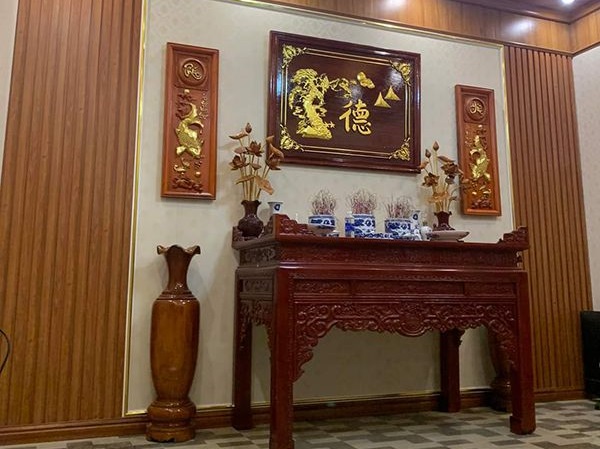 phòng thờ ốp nhựa giả gỗ
