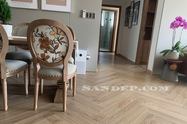 Sàn gỗ công nghiệp vân gỗ sồi lát xương cá tại Quảng Ninh