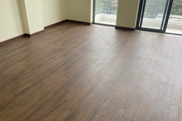 Thi công hoàn thiện sàn gỗ alsafloor chính hãng