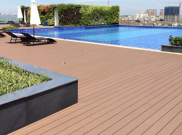 sàn gỗ bể bơi biệt thự vinhomes