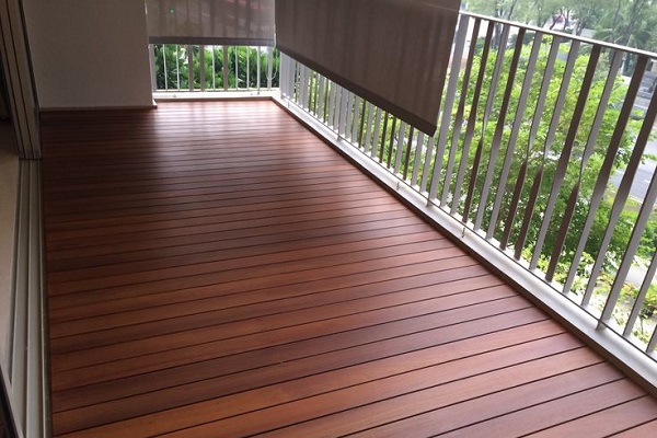 sàn gõ biến tính ngoài trời biệt thự vinhomes