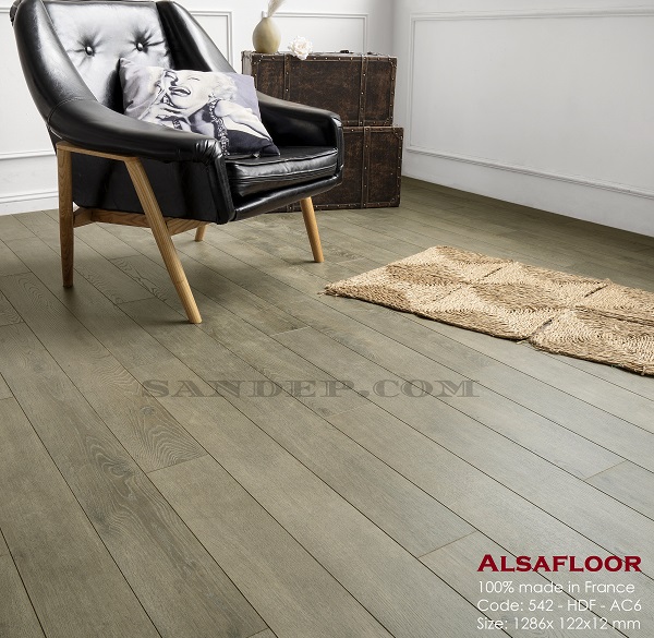 Mẫu sàn gỗ AlsaFloor cao cấp nhập khẩu từ Pháp được ưa chuộng