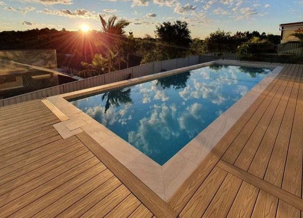 sàn gỗ ngoài trời resort đẹp giá rẻ