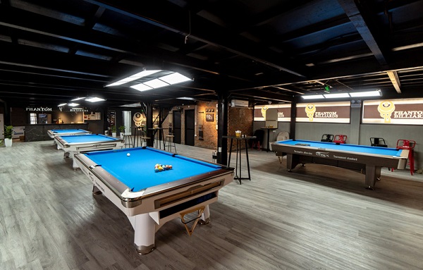 sàn nhựa giả gỗ bida club