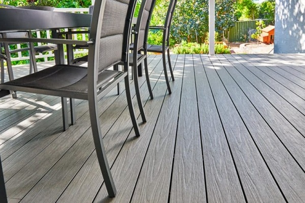 sàn nhựa giả gỗ ngoài trời giá rẻ