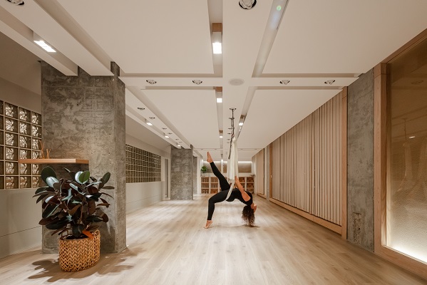 sàn nhựa giả gỗ phòng yoga